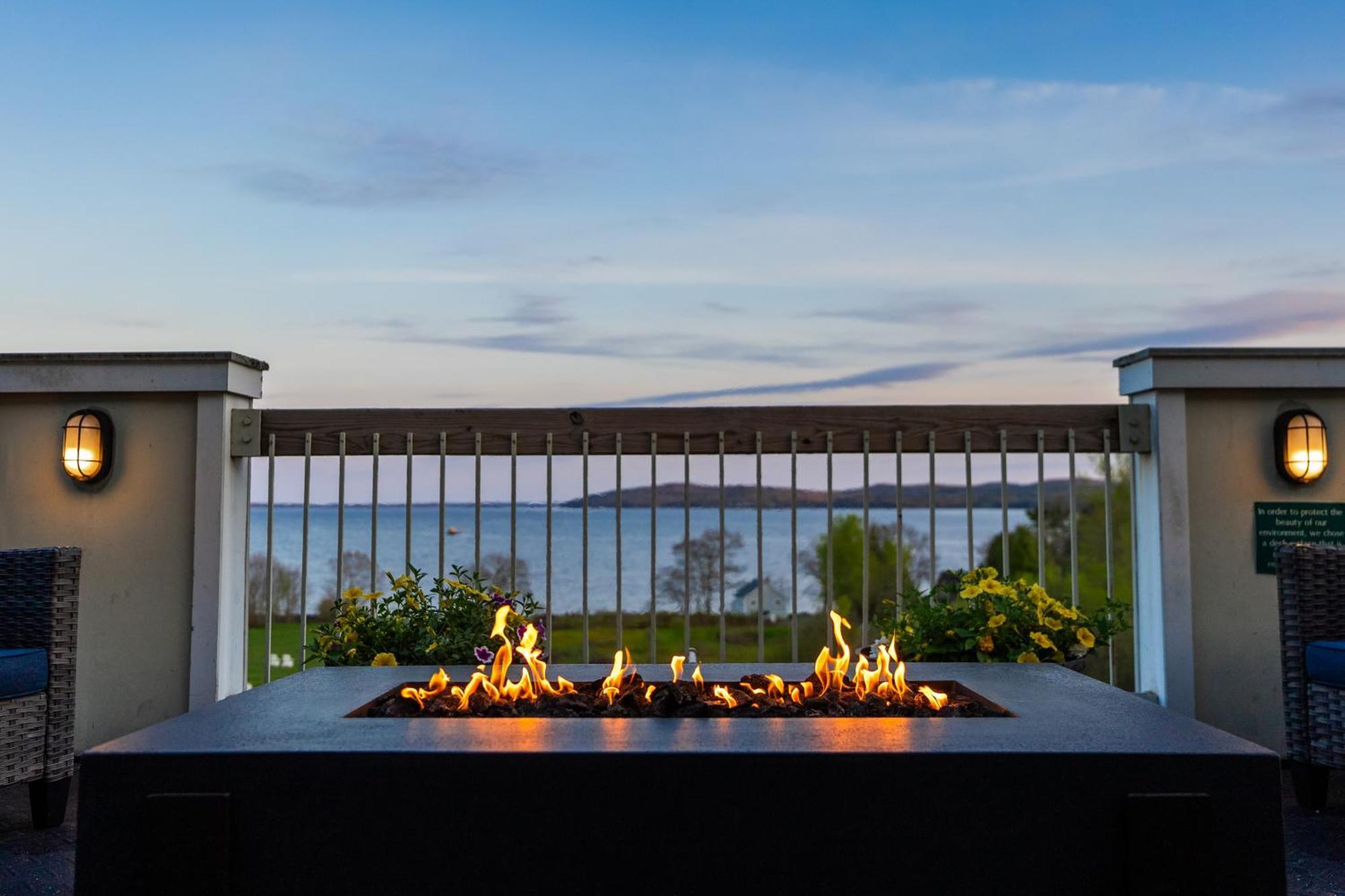 Fireside Inn, Ocean'S Edge Belfast Ngoại thất bức ảnh